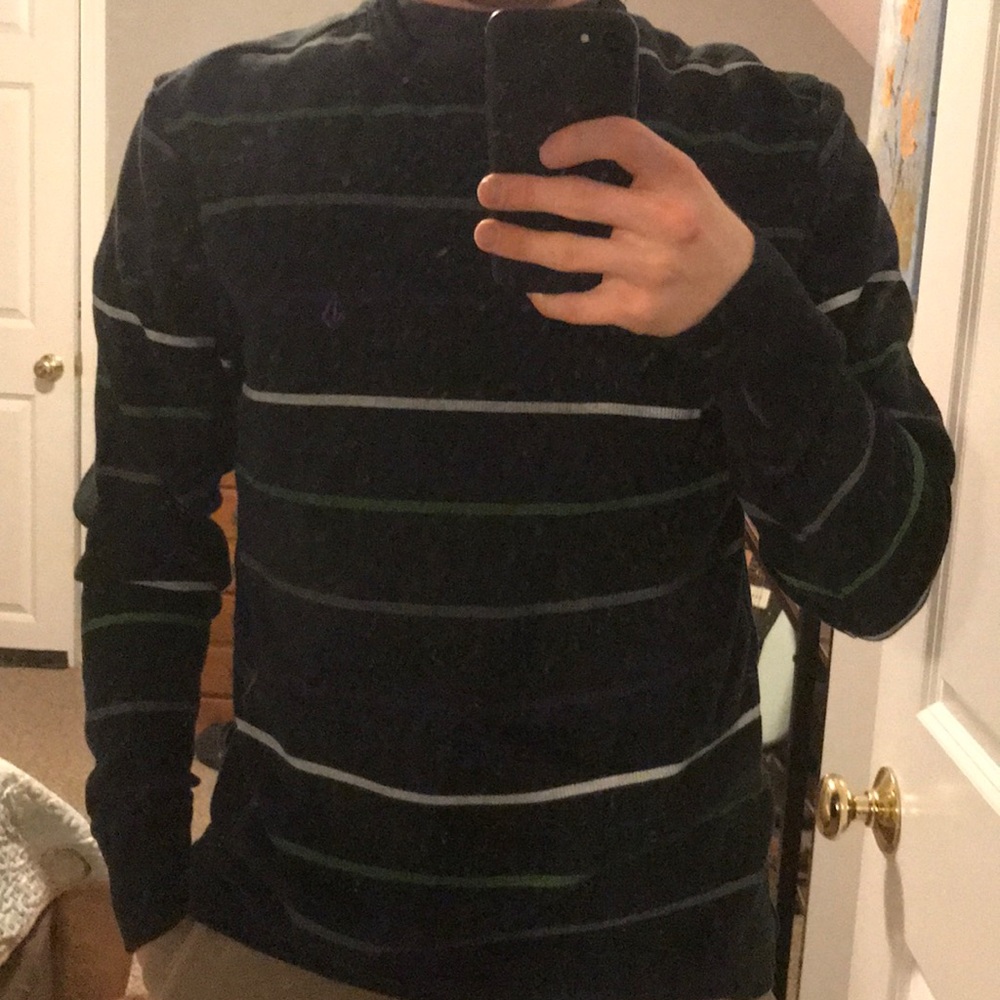 Volcom striped sweater ☘️